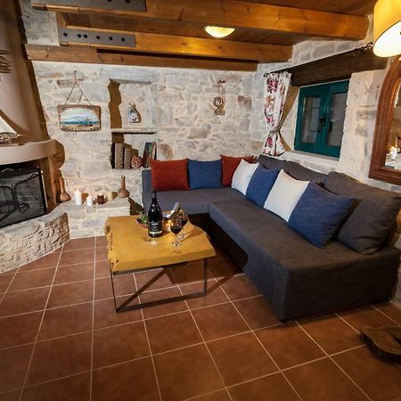 Aristidis'S Plouti Moires Guest House Eksteriør bilde